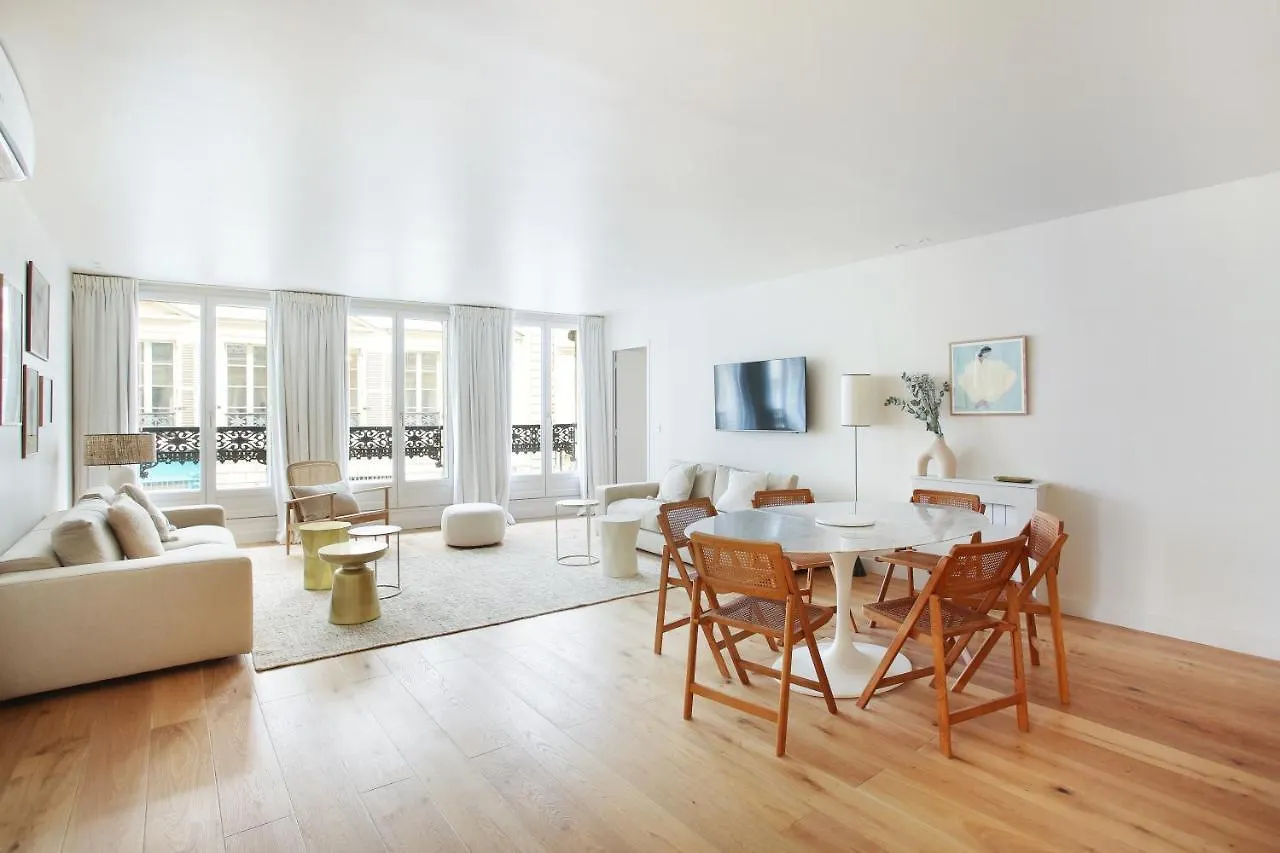 Apartment Residence In The Center Of Paris By Studio Prestige