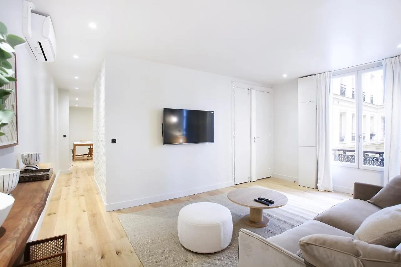 Apartment Residence In The Center Of Paris By Studio Prestige France