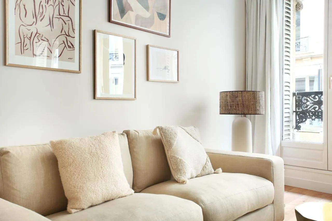Residence In The Center Of Paris By Studio Prestige Apartment