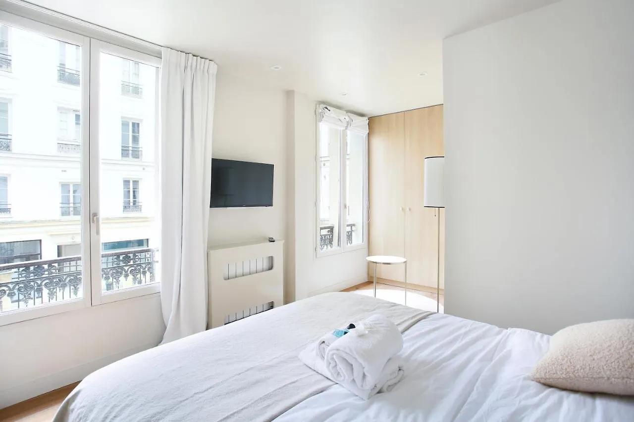 Residence In The Center Of Paris By Studio Prestige