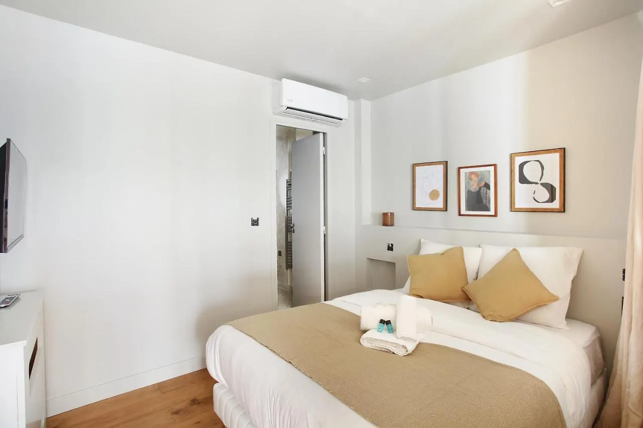 Residence In The Center Of Paris By Studio Prestige Apartment