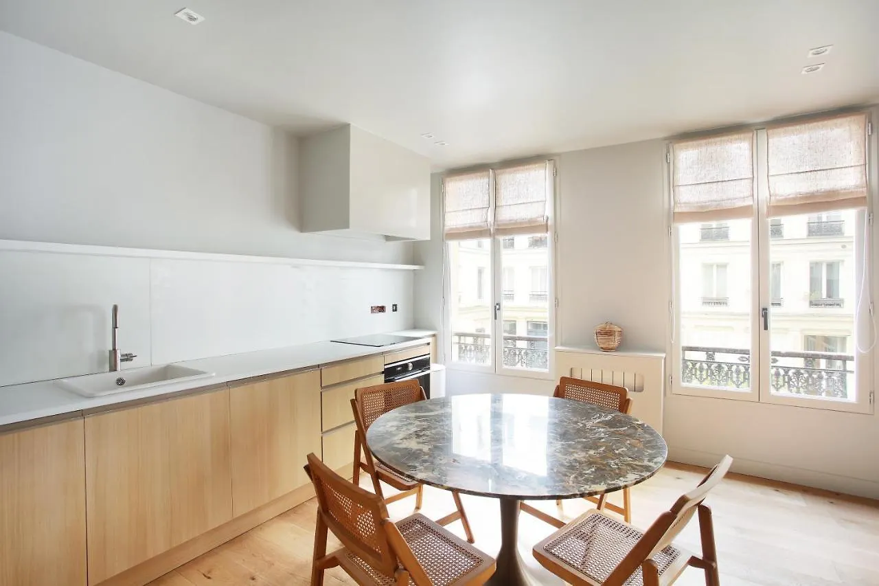 Residence In The Center Of Paris By Studio Prestige France