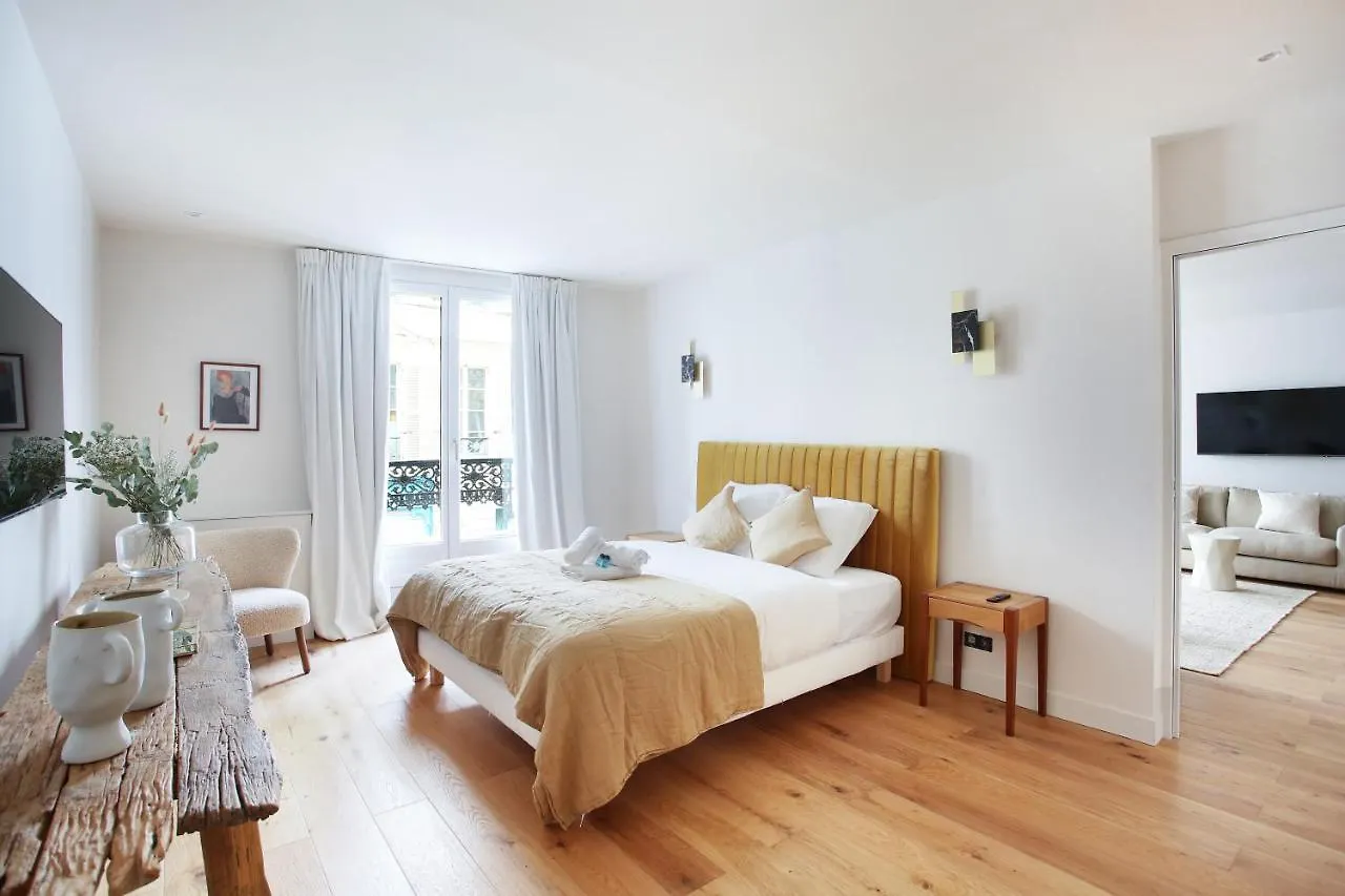 Residence In The Center Of Paris By Studio Prestige Apartment