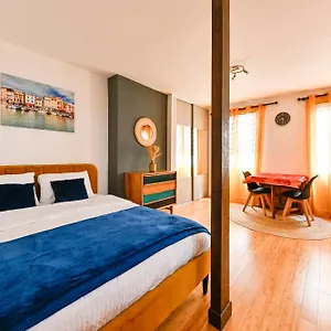 Apartment Pantheon, Paris